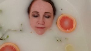 Этому дала, этому дала, а этому - не дала