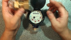 Счетчик воды ВКМ-20 МОКРОХОД  латунь, любые виды установки. Обзор распаковка.