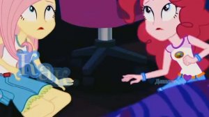 #ЭквестрияГёрлз #ДевочкиИзЭквестрий в зеркалах другая я у её красные глаза злой оскал хичный всгляд