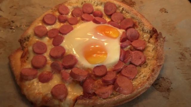 Пицца за 5 минут.Рецепт быстрой пиццы. Идея простого завтрака. смотреть онлайн