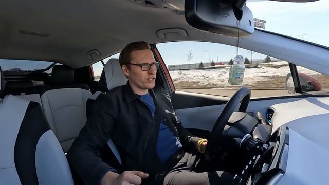 Toyota Prius 2022 - Стоит ли покупать гибрид?