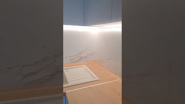 Обзор угловой подсветки на кухне с сенсерной кнопкой диммируемой (диммер с пружиной) смотреть онлайн