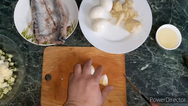 Для ЛЮБИТЕЛЕЙ селёдки// Простой и Вкусный салат....Деревенский салат с селёдкой