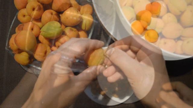 Абрикосовое варенье с ядрами косточек по-азербайджански: СУПЕР рецепт