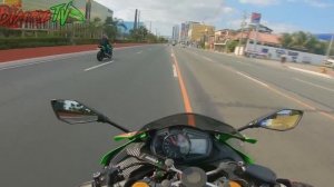 Kawasaki Ninja ZX-25R SE Vs. Ninja 400 KRT | Acceleration Difference | PH (English Sub)