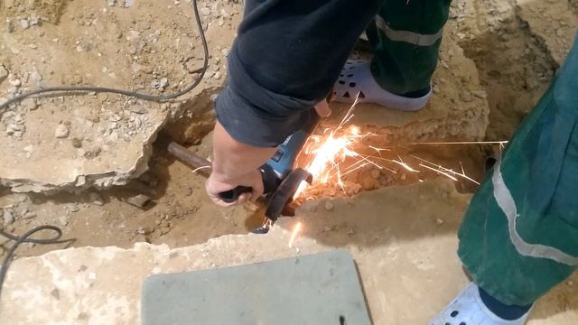 УГЛОВАЯ ШЛИФМАШИНКА (БОЛГАРКА)Makita GA5030.
