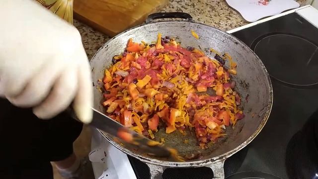 Салат горячий с чечевицей и кабачком смотреть онлайн