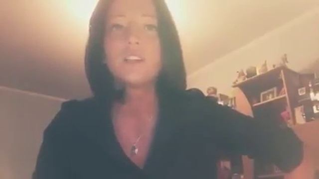 Стихотворение. Я камень в ваш бросаю огород... смотреть онлайн