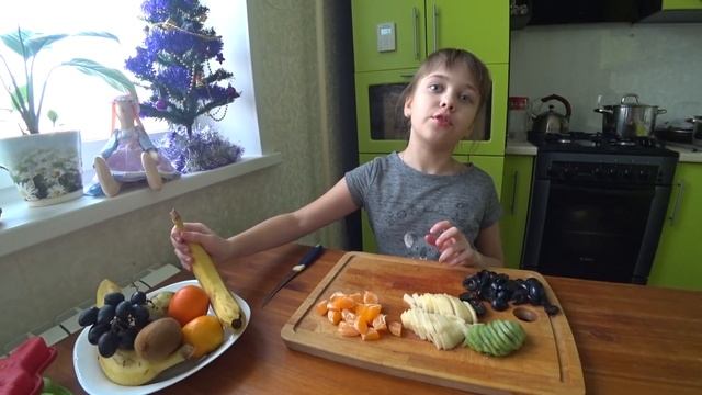 Замечательный десерт, который обожают дети! Сливочное желе с фруктами.