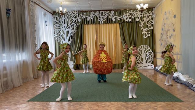 МДОУ Д/С №7 "Солнышко" 
Танец "Русский самовар" смотреть онлайн