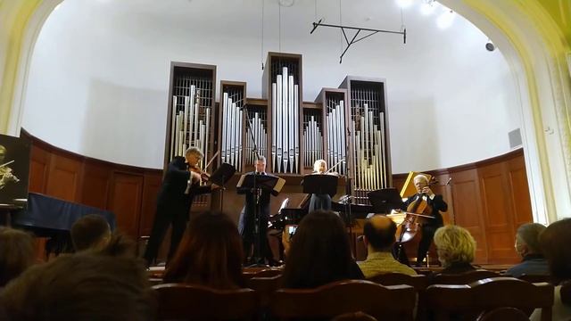 А.Шнитке Фуга из Сюиты в старинном стиле. смотреть онлайн