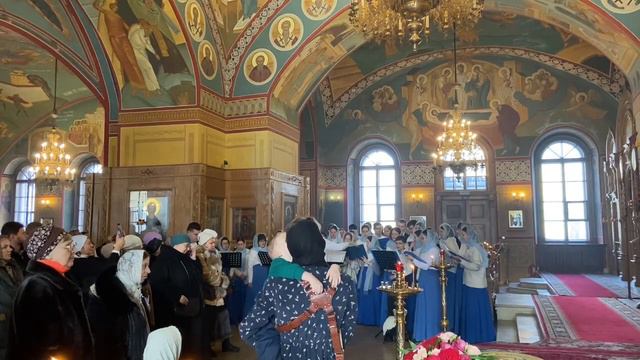 Архиерейская Литургия! "Достойно Есть", муз. П. Динева смотреть онлайн