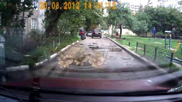 Заезд во двор по ямам смотреть онлайн