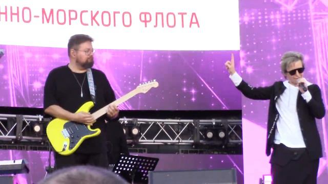 В день ВМФ на Дворцовой площади. смотреть онлайн