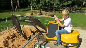Детский экскаватор VOLVO