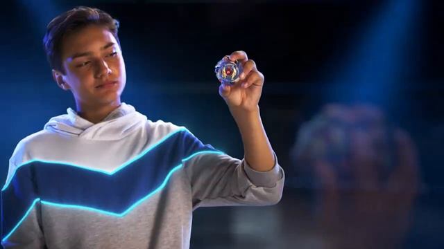 Hasbro Bey Blade B9486 Бейблэйд: Волчок с пусковым устройством