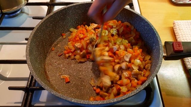 Нут с мясом и овощами. Простое блюдо из Нута