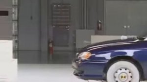 Crash Test1999 Kia Sephia moderate overlap test