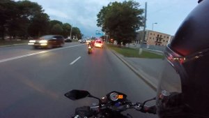 Yamaha r1 и kawasaki z750 по городу