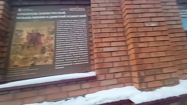 Стеклянная дверь отваливается. Петли на черных саморезах. Итог проникновения в офис #секретыоконщик смотреть онлайн