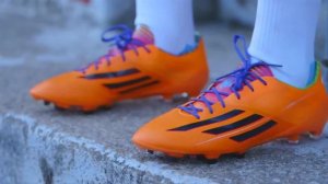 Jordi Alba unboxes his Samba adiZero F50