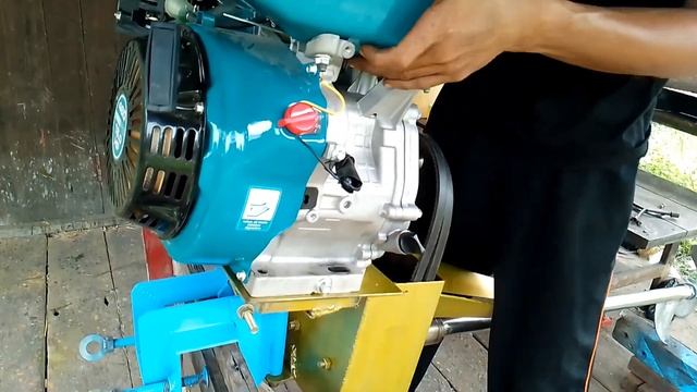 homemade 18 hp water surface boat engine build смотреть онлайн