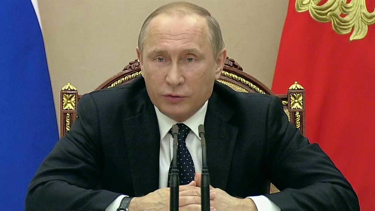 Владимир Путин потребовал от МЧС не ослаблять вним...м особого риска возникновения природных пожаров