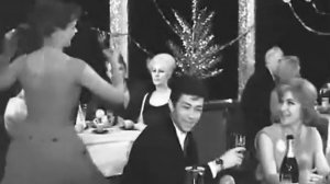 «Снежный вальс», стихи Георгия Ходосова, музыка Людмилы Лядовой, поёт Галина Писаренко