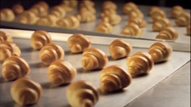 (2015) Мини Круассаны 7 DAYS - Выпечено в России смотреть онлайн