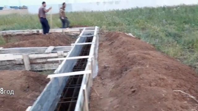Ленточный фундамент 9 х 10 от А до Я. Некоторые подробности в описании.