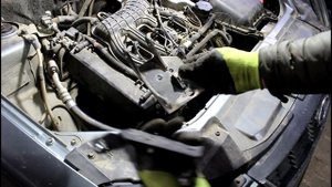 Замена кронштейна генератора на LADA Priora с кондиционером Лада Приора  2009 г