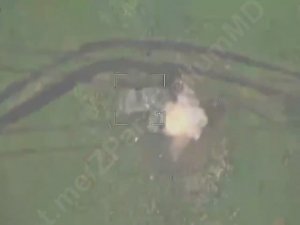 ??⚡ "Ланцет" добивает подбитую вражескую БМП-2 на Южно-Донецком направлении⚡