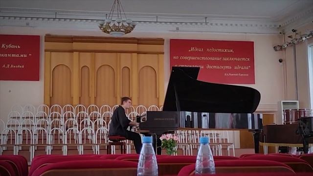 Виктор Курицын – Franz Peter Schubert: Klaviersonate № 8 in Fis-moll, D 571 – I. Allegro moderato смотреть онлайн