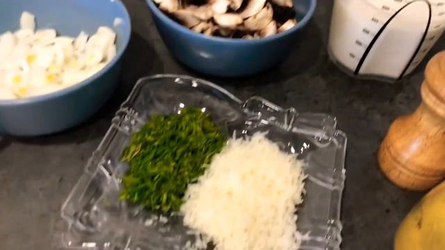 СЁМГА со сливочно -грибным соусом. Рецепт сёмги. смотреть онлайн