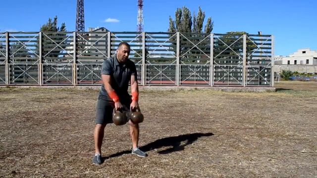 Тренировка с гирями. Упражнения с двумя гирями на все группы мышц смотреть онлайн