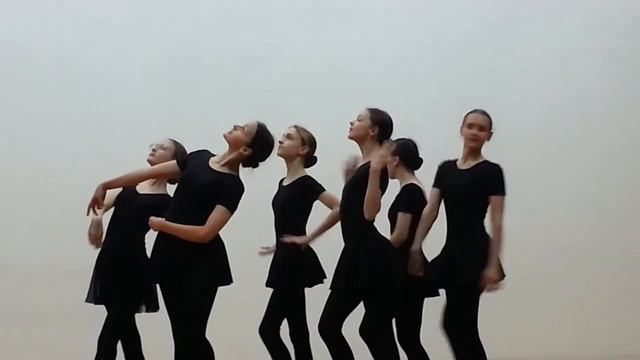 ЗАЖИГАТЕЛЬНЫЙ ТАНЕЦ НА РЕПЕТИЦИИ. ТАНЦЕВАЛЬНЫЙ КОЛЛЕКТИВ "КАРУСЕЛЬ". ДЕТСКАЯ ШКОЛА ТАНЦЕВ.