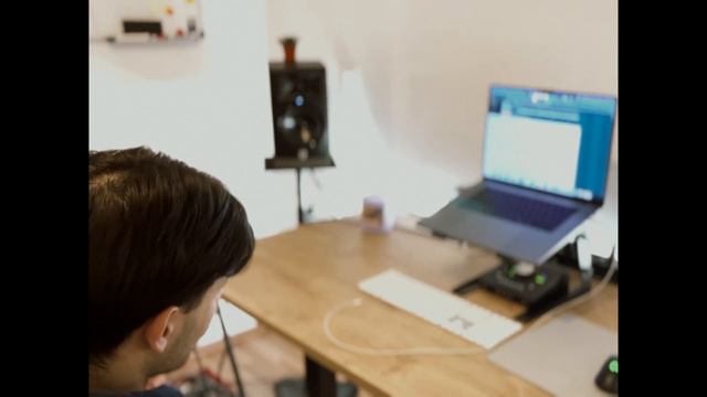 making analog samples & being simply creative смотреть онлайн