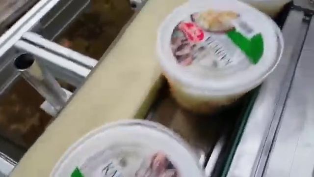 Самоклейкананесение этикетки на крышку и бок одновременновертикальный и горизонтальный аппликаторы
