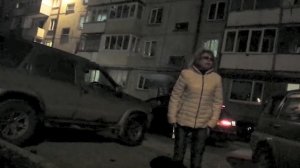 Женщина разбила машину молотком  в Южно-Сахалинске