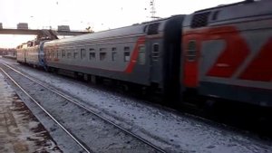 Электровоз ЧС7-028 с поездом№065М Москва-Кишинёв станция Апрелевка 30.01.2017