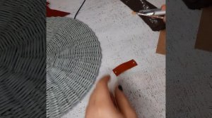 Простой декор бирки из кожи