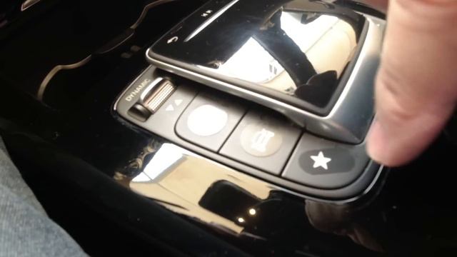 CLA 200. La estrella de tres puntas le queda algo grande. смотреть онлайн