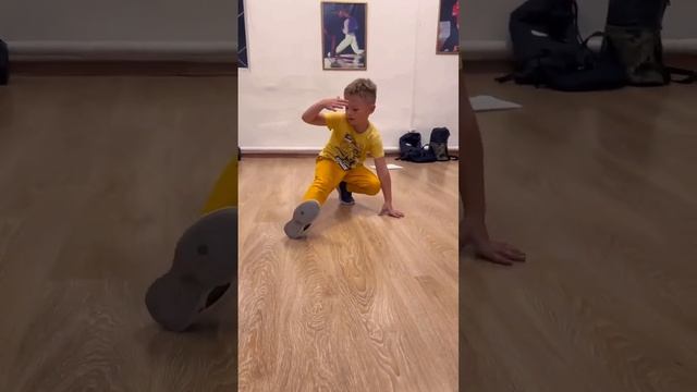 Брейк данс Индивидуальные занятия с нуля !!! смотреть онлайн