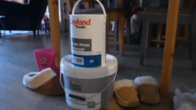 Hallway Painting with Dulux Trade Diamond Matt Paint - and a bit of carpentry in there too. смотреть онлайн