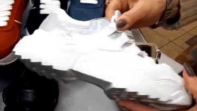 Обзор весенней коллекции женских кожаных кроссовок смотреть онлайн