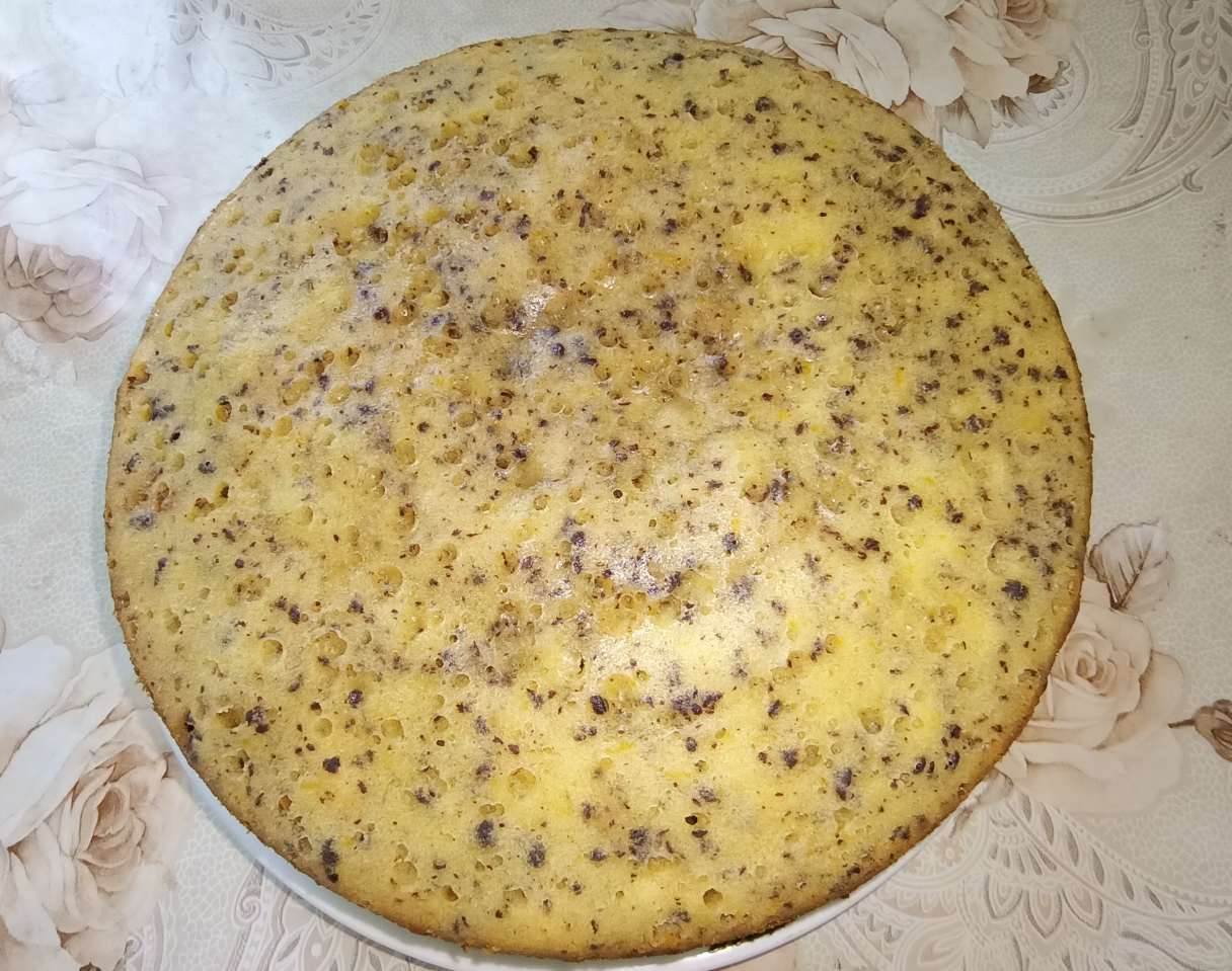 Апельсиновый пирог с изюмом и шоколадом в мультиварке.