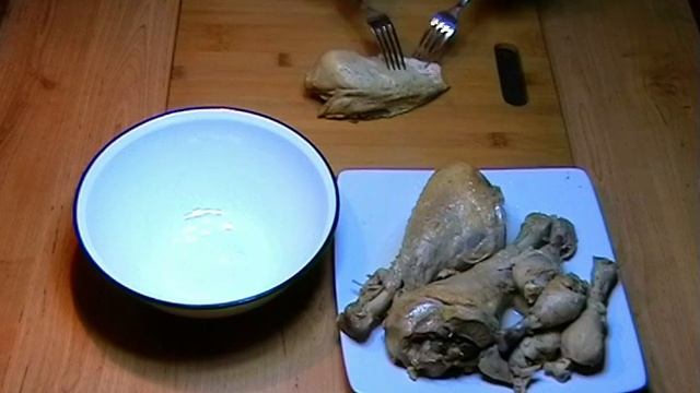 ХОЛОДЕЦ ИЗ ИНДЕЙКИ И КУРИЦЫ БЕЗ ЖЕЛАТИНА (Юстас - А. ПРОСТАЯ КУХНЯ. Выпуск 60). смотреть онлайн