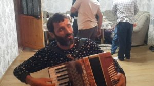 Ара вай вай водку наливай