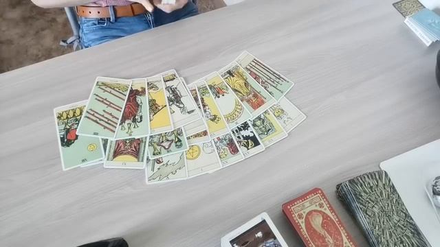 Кто к вам спешит и зачем? Мужчина по судьбе | Расклад Таро на одну позицию смотреть онлайн
