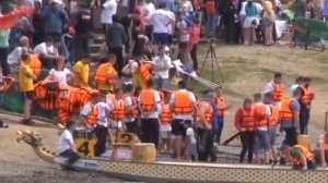 Гонки на лодках дракон - День М отметили во Владивостоке
